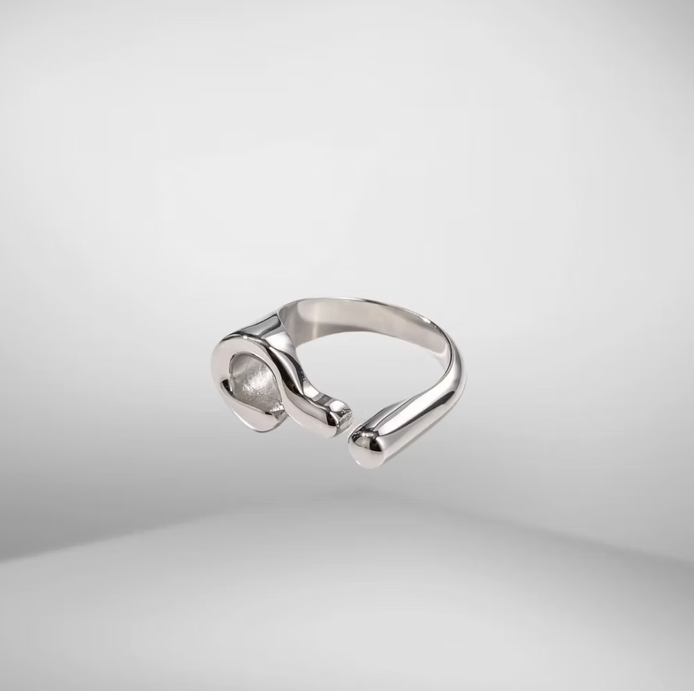 Curious Curve Ring
